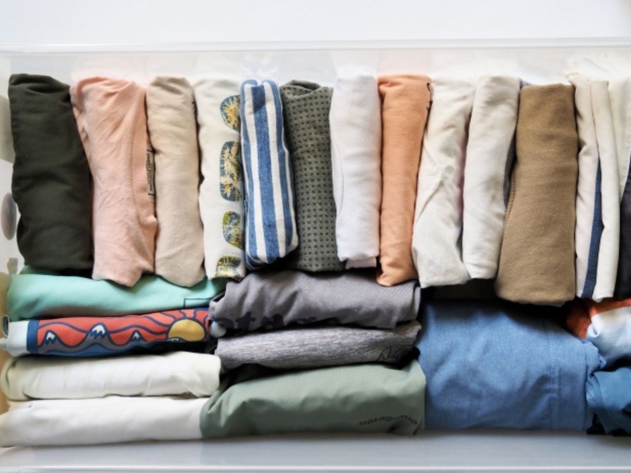 Tシャツを長持ちさせる保管方法｜正しいたたみ方と保管時の注意点 